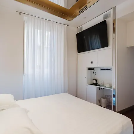 Trecento Hotel 3*